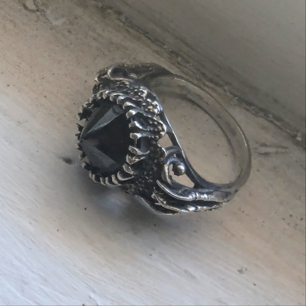 Sterling Silver Black Stone Ornate Women's Ring